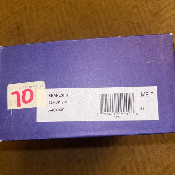 Stuart Weitzman black suede bootie sz 9 1.5” heel - Picture 5 of 6